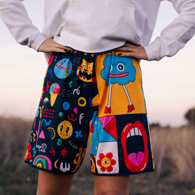 Shorts Overlab GOOD VIBES – Traspiranti e Perfetti per Sport e Tempo Libero