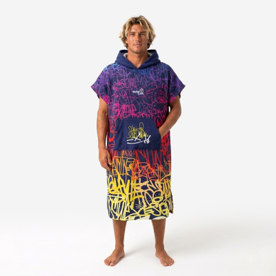 Stay Wild Poncho Spugna Graffiti e Street Style | Overlab
